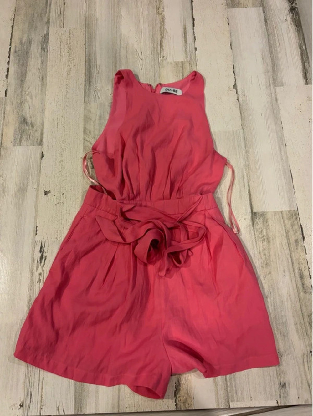 DO+BE Women’s Small Pink Sleeveless Tie Waist Romper Summer Casual size small